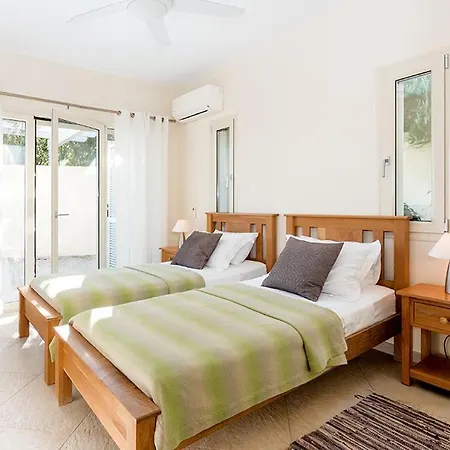 Omolos House Vila *