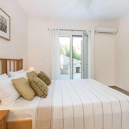 Omolos House * Άγιος Στέφανος