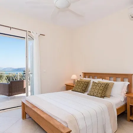 Omolos House *