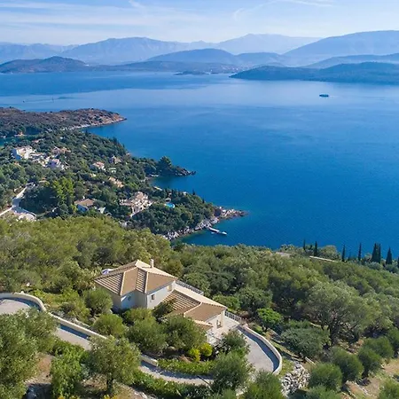 Βίλα Omolos House